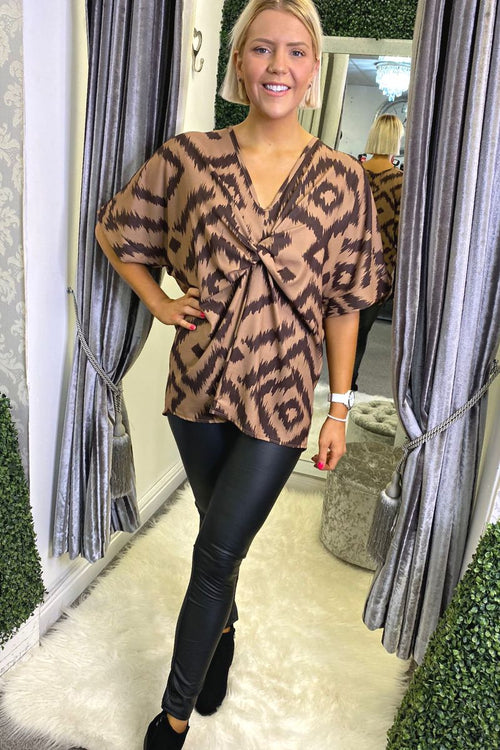 CAROL Knot Detail Top